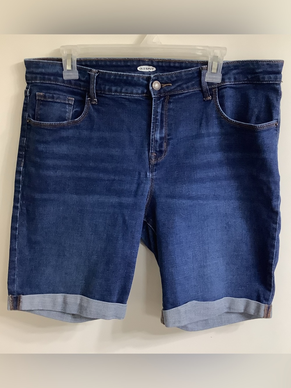 Old Navy Cuffed Denim Bermuda Jean Shorts Women’s Size 14 Dark Wash